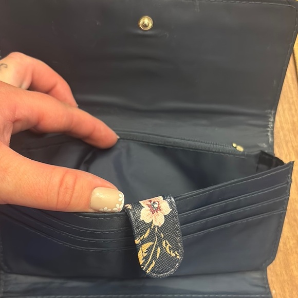 Black and Red Floral Wallets with Structured Design - Picture 3 of 6